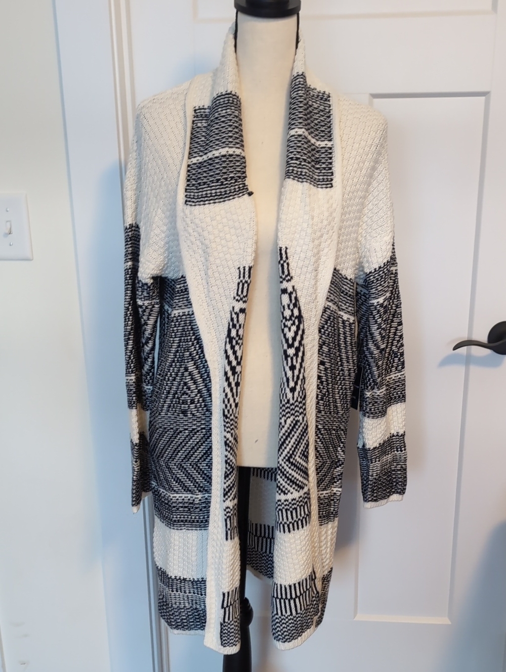 Lucky Brand Black and White Geometric Open-Front Cardigan